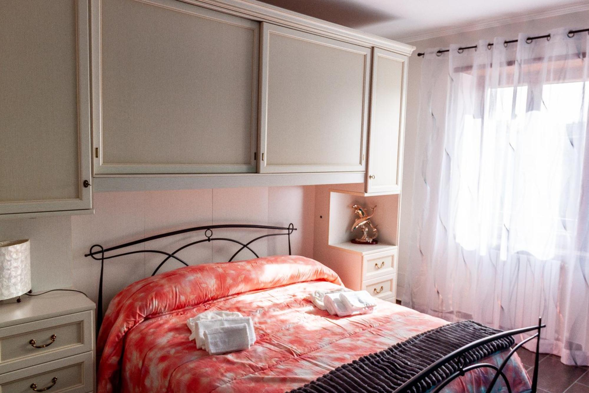 A Casa Di Marco Guesthouse - Apt Di Ciampino E Stazione Per Roma Marino Dış mekan fotoğraf